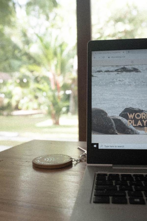 ホテル Clics Coliving & Coworking ディックウェラ エクステリア 写真
